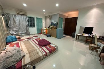 SL7, Bandar Sungai Long