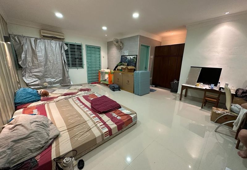 SL7, Bandar Sungai Long