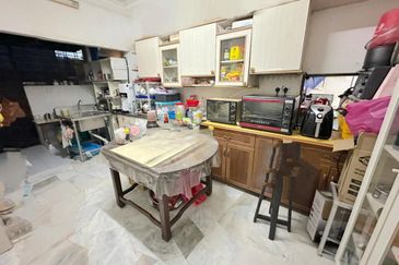 SL7, Bandar Sungai Long