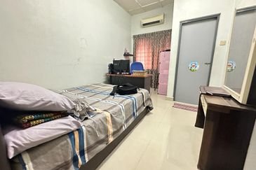 SL7, Bandar Sungai Long