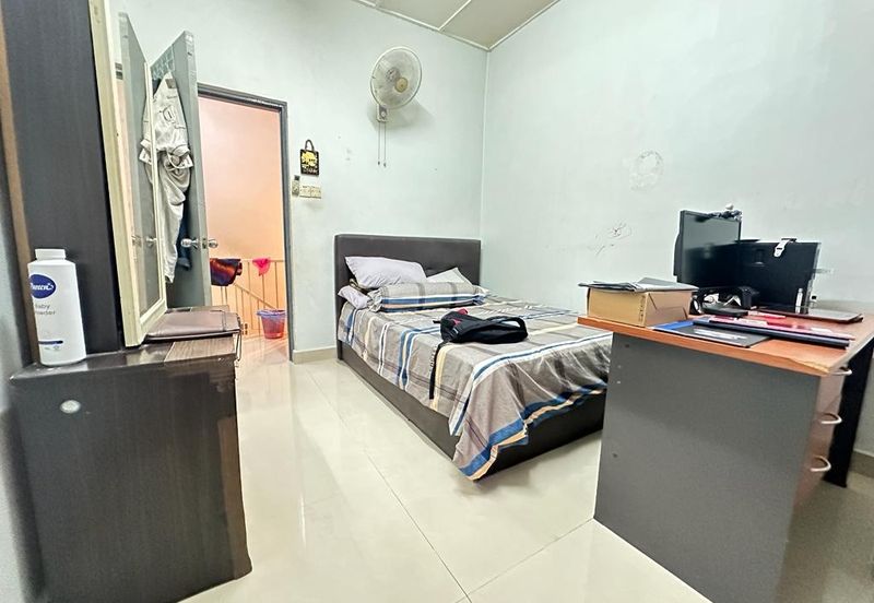 SL7, Bandar Sungai Long