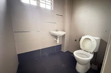 SL 13, Bandar Sungai Long