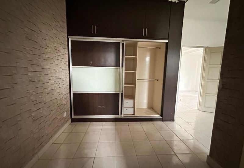 SL 13, Bandar Sungai Long