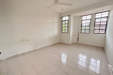 SL 13, Bandar Sungai Long