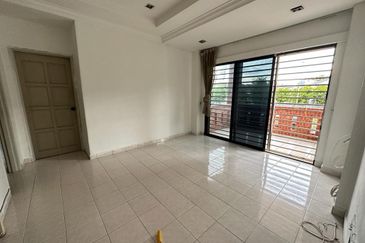 SL 13, Bandar Sungai Long