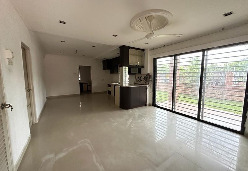 SL 13, Bandar Sungai Long