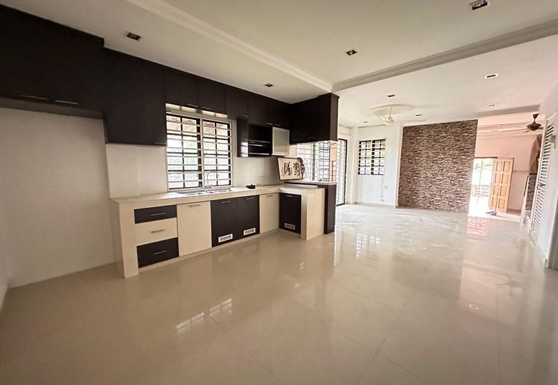 SL 13, Bandar Sungai Long