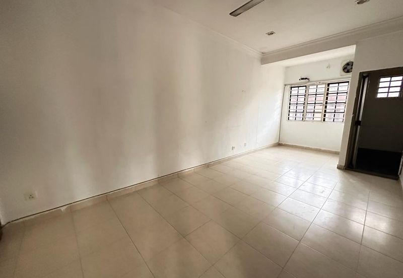 SL 13, Bandar Sungai Long