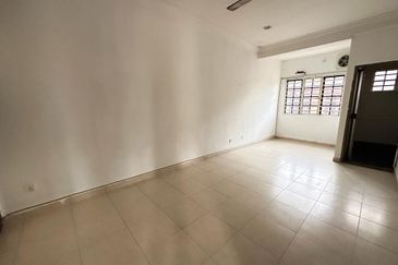 SL 13, Bandar Sungai Long