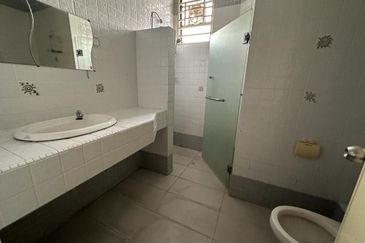 SL 13, Bandar Sungai Long