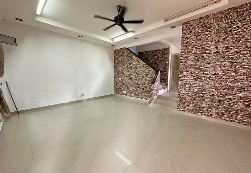 SL 13, Bandar Sungai Long