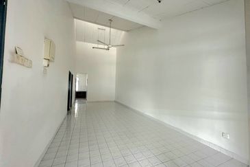 Single Storey House For Sale, Jln Badik, Taman Puteri Wangsa, Ulu Tiram, Johor 