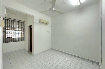 Single Storey House For Sale, Jln Badik, Taman Puteri Wangsa, Ulu Tiram, Johor 