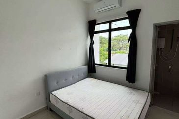 Double Storey House, Jln Perjiranan 9/2,Taman Bandar Dato Onn 