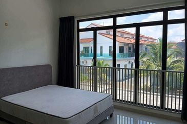 Double Storey House, Jln Perjiranan 9/2,Taman Bandar Dato Onn 