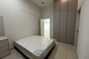 Taman Nusa Duta, Double Storey Semi-D For Rent