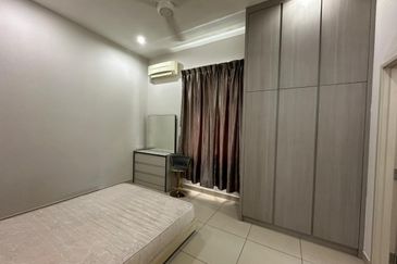 Taman Nusa Duta, Double Storey Semi-D For Rent