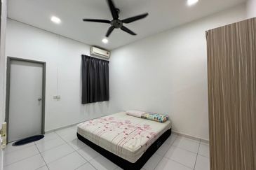 Double Storey House  Bukit Indah, Jln Indah ,For Rent