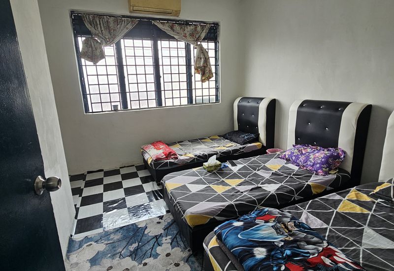 Double Storey low cost house For Sale, Tmn Johor Jaya, Jln Ros merah ,Johor Bahru 