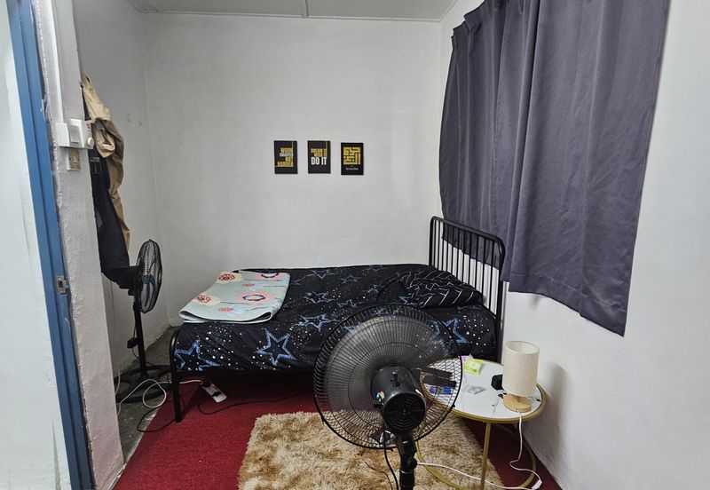 Double Storey low cost house For Sale, Tmn Johor Jaya, Jln Ros merah ,Johor Bahru 