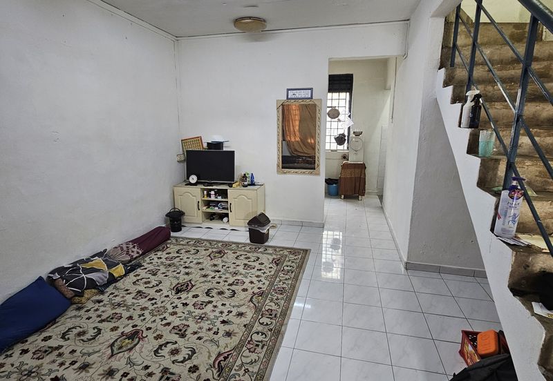 Double Storey low cost house For Sale, Tmn Johor Jaya, Jln Ros merah ,Johor Bahru 
