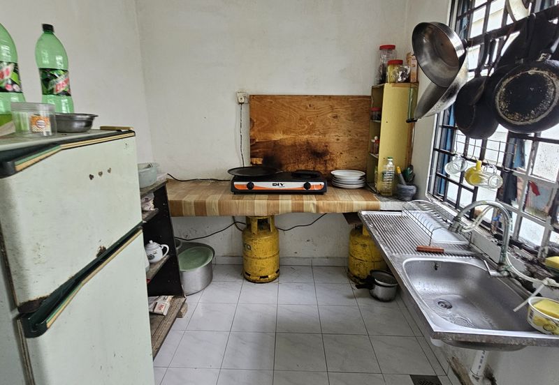 Double Storey low cost house For Sale, Tmn Johor Jaya, Jln Ros merah ,Johor Bahru 