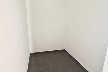 Tmn Kempas Utama, Jln Kempas Utama 1/××, 2.5 Storey Cluster House For Sale