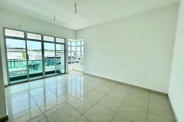 Tmn Kempas Utama, Jln Kempas Utama 1/××, 2.5 Storey Cluster House For Sale