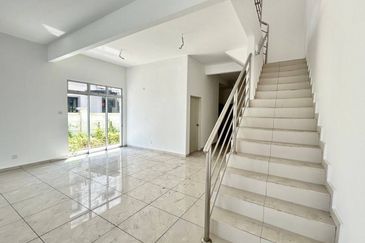 Tmn Kempas Utama, Jln Kempas Utama 1/××, 2.5 Storey Cluster House For Sale