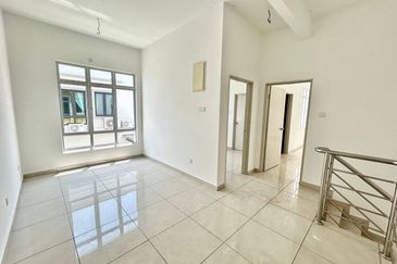 Tmn Kempas Utama, Jln Kempas Utama 1/××, 2.5 Storey Cluster House For Sale