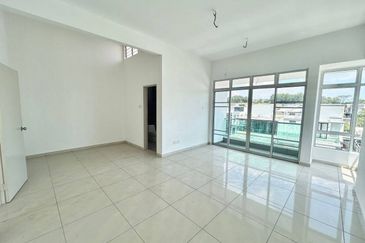 Tmn Kempas Utama, Jln Kempas Utama 1/××, 2.5 Storey Cluster House For Sale