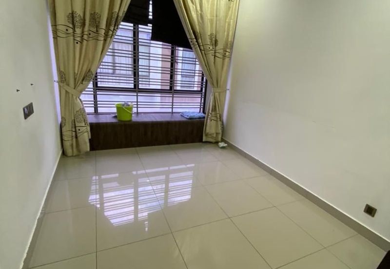 Tmn Setia Indah, Double Storey Cluster House For Rent,Johor Bahru 
