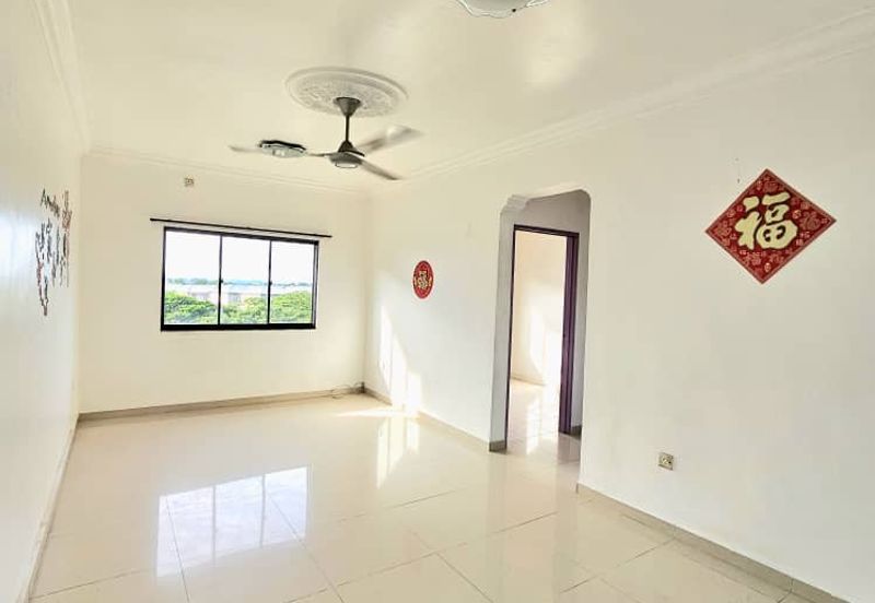 Medium Cost Flat For Sale, Tmn Pelangi Indah, Jln Cantik ,Ulu Tiram 
