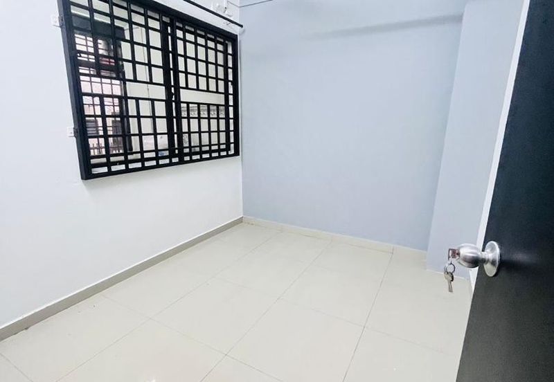 Double Storey House For Rent, Jln Anggerik, Taman Johor Jaya