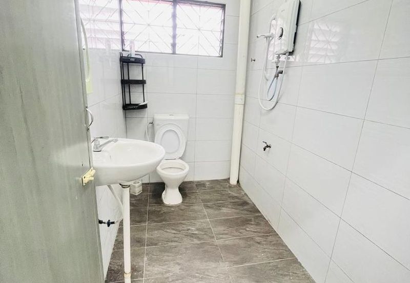 Double Storey House For Rent, Jln Anggerik, Taman Johor Jaya