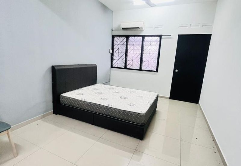 Double Storey House For Rent, Jln Anggerik, Taman Johor Jaya