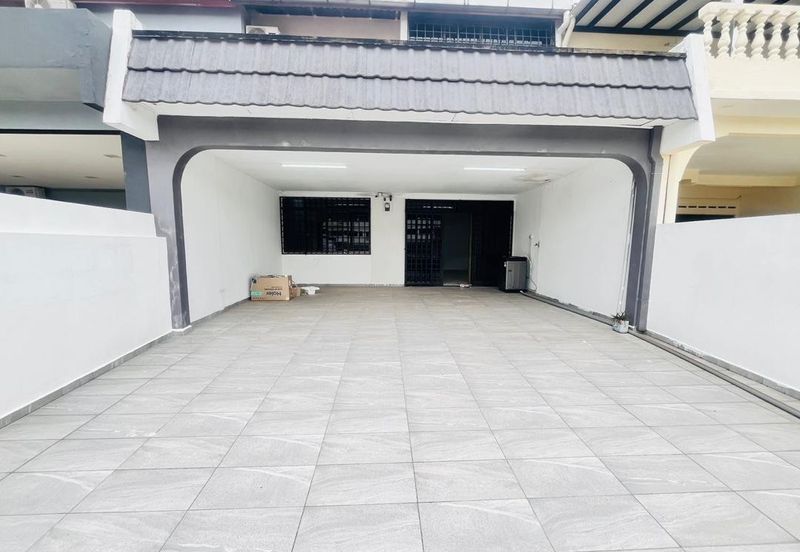 Double Storey House For Rent, Jln Anggerik, Taman Johor Jaya