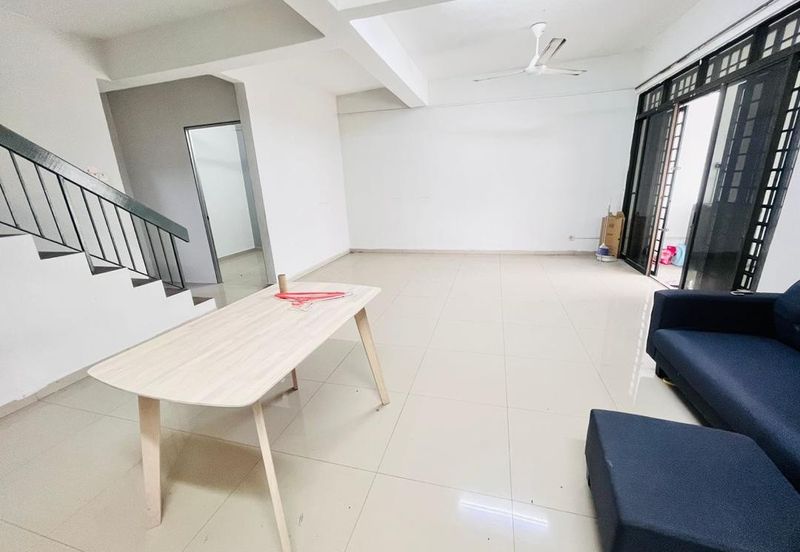 Double Storey House For Rent, Jln Anggerik, Taman Johor Jaya