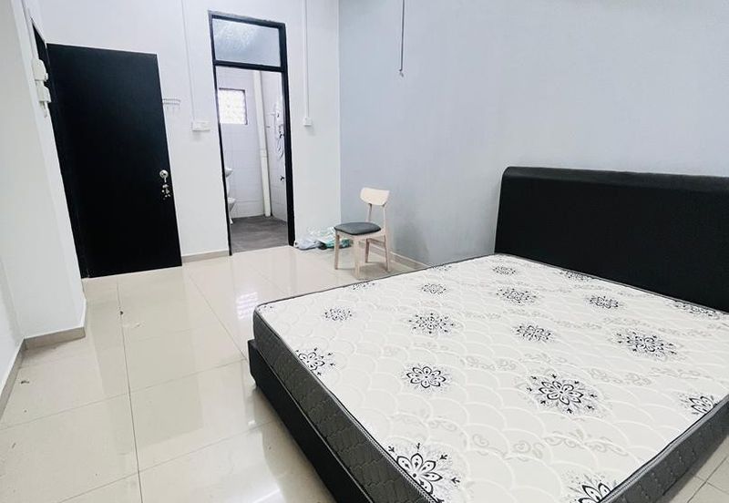 Double Storey House For Rent, Jln Anggerik, Taman Johor Jaya