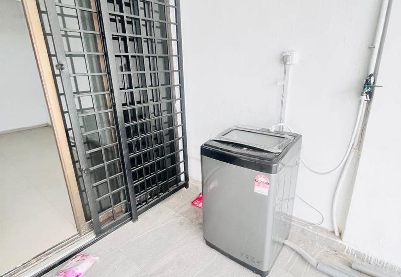 Double Storey House For Rent, Jln Anggerik, Taman Johor Jaya