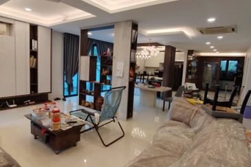 Double Storey Corner House For Rent, Jln EJ 9, Taman Ehsan Jaya 