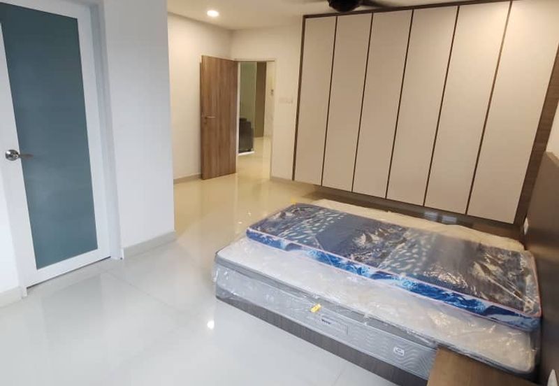 Double Storey Corner House For Rent, Jln EJ 9, Taman Ehsan Jaya 