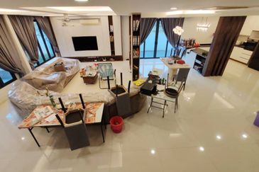 Double Storey Corner House For Rent, Jln EJ 9, Taman Ehsan Jaya 