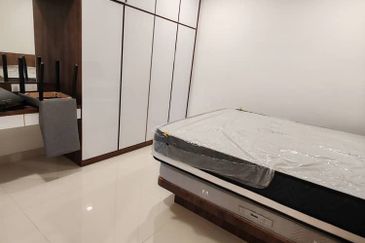 Double Storey Corner House For Rent, Jln EJ 9, Taman Ehsan Jaya 