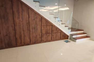 Double Storey Corner House For Rent, Jln EJ 9, Taman Ehsan Jaya 