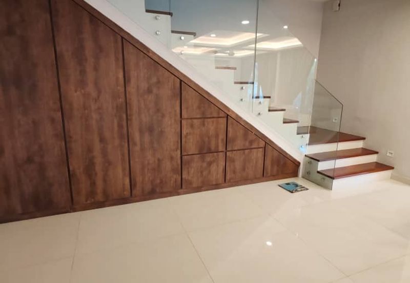 Double Storey Corner House For Rent, Jln EJ 9, Taman Ehsan Jaya 