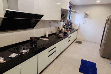 Double Storey Corner House For Rent, Jln EJ 9, Taman Ehsan Jaya 