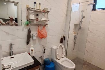 Double Storey Corner House For Rent, Jln EJ 9, Taman Ehsan Jaya 