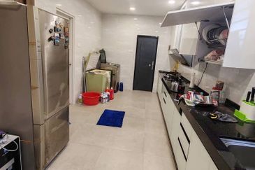 Double Storey Corner House For Rent, Jln EJ 9, Taman Ehsan Jaya 