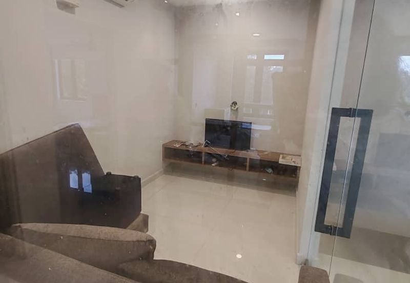 Double Storey Corner House For Rent, Jln EJ 9, Taman Ehsan Jaya 